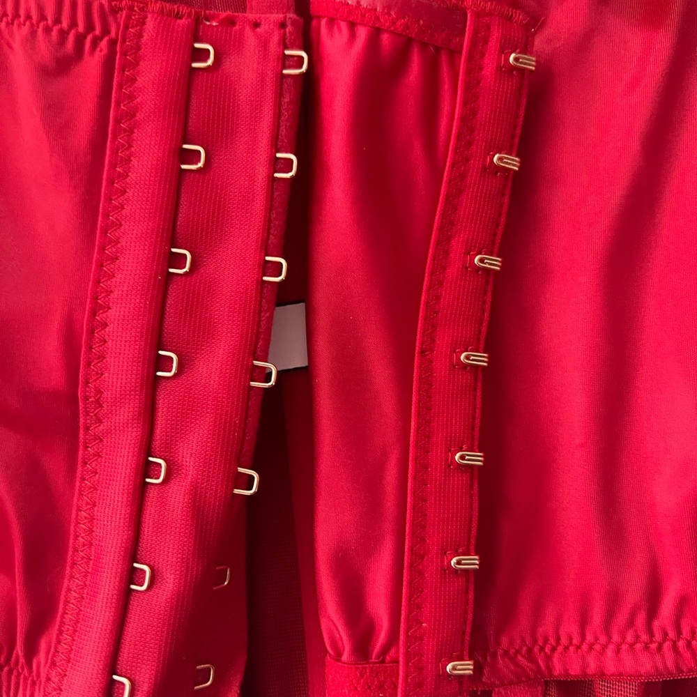 Victoria's Secret Vibrant Red Corset - Picture 4 of 5